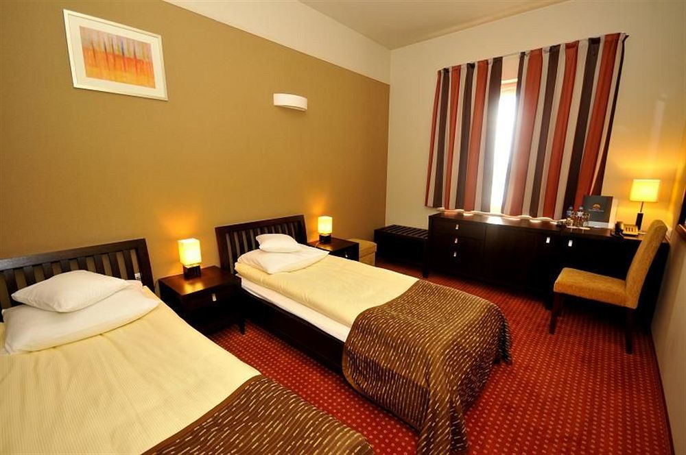 Hotel Teczowy Mlyn Кельце Екстер'єр фото